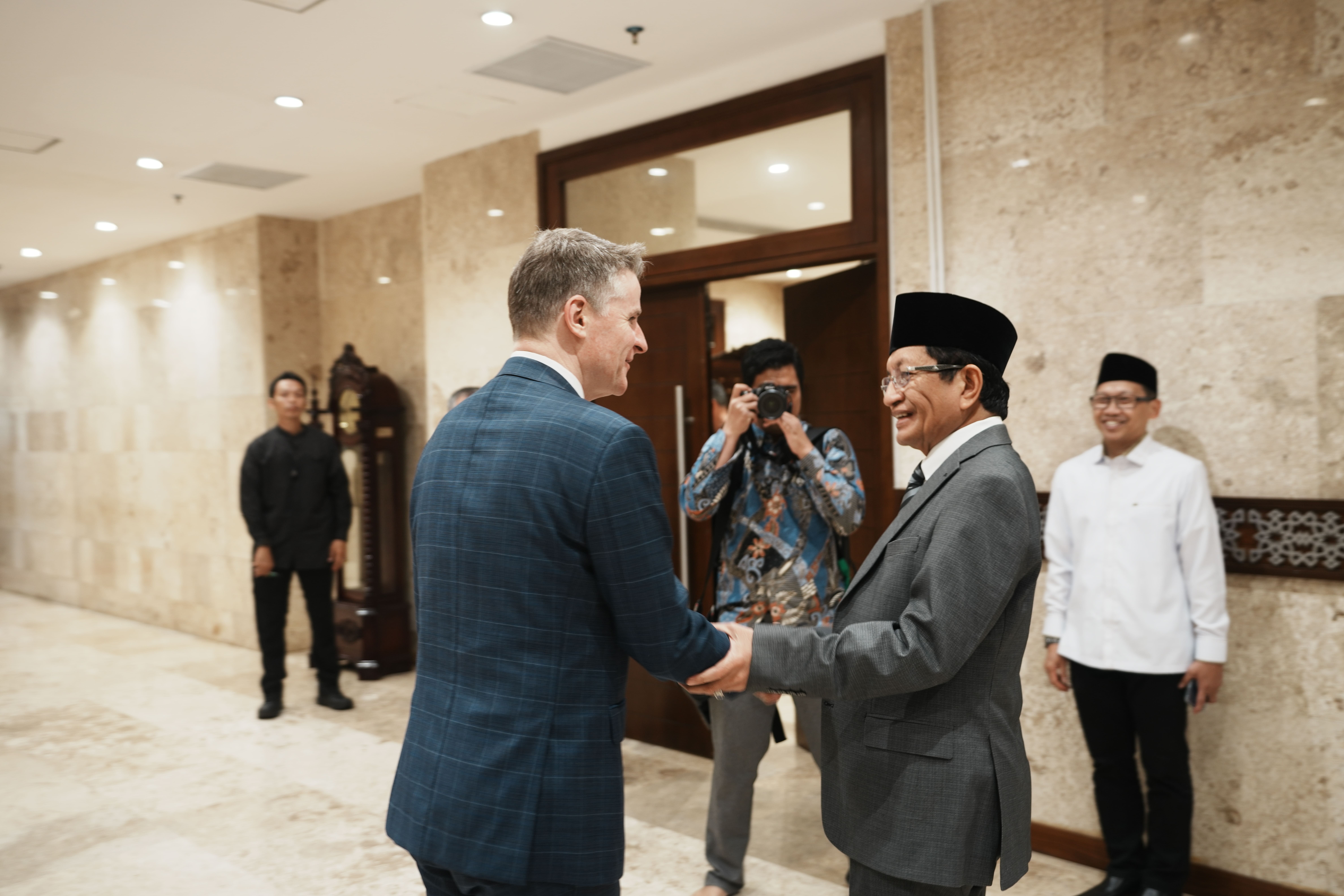 Menjejaki Kiprah Sang Menteri di Tengah Moralitas Zaman yang Semakin Tergerus